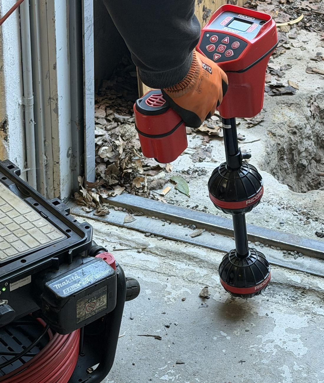 Utrustning för fräsning, spolning och förberedelse inför relining i Stockholm